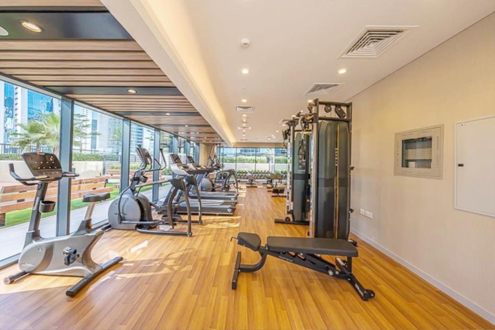 Livbnb-1b Urban Serenity With Private Balcony *